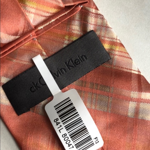 Set of 3 ties Calvin Klein (2) Banana Republic (1) - Picture 5 of 8